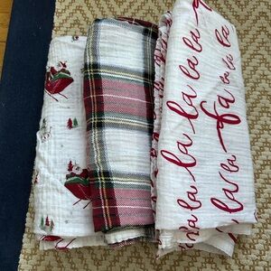 Pottery Barn Kids Christmas Organic Muslin Swaddle Set